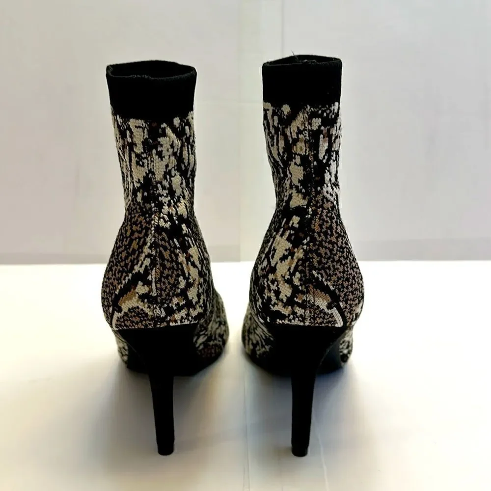 Mia ankle boots women’s McKinney beige multi sock boots size 10M